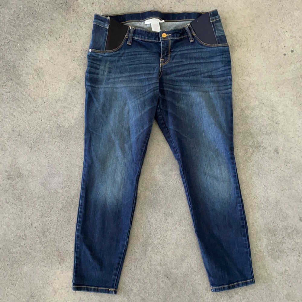 Liz Lange for Target Maternity Cropped Jeans